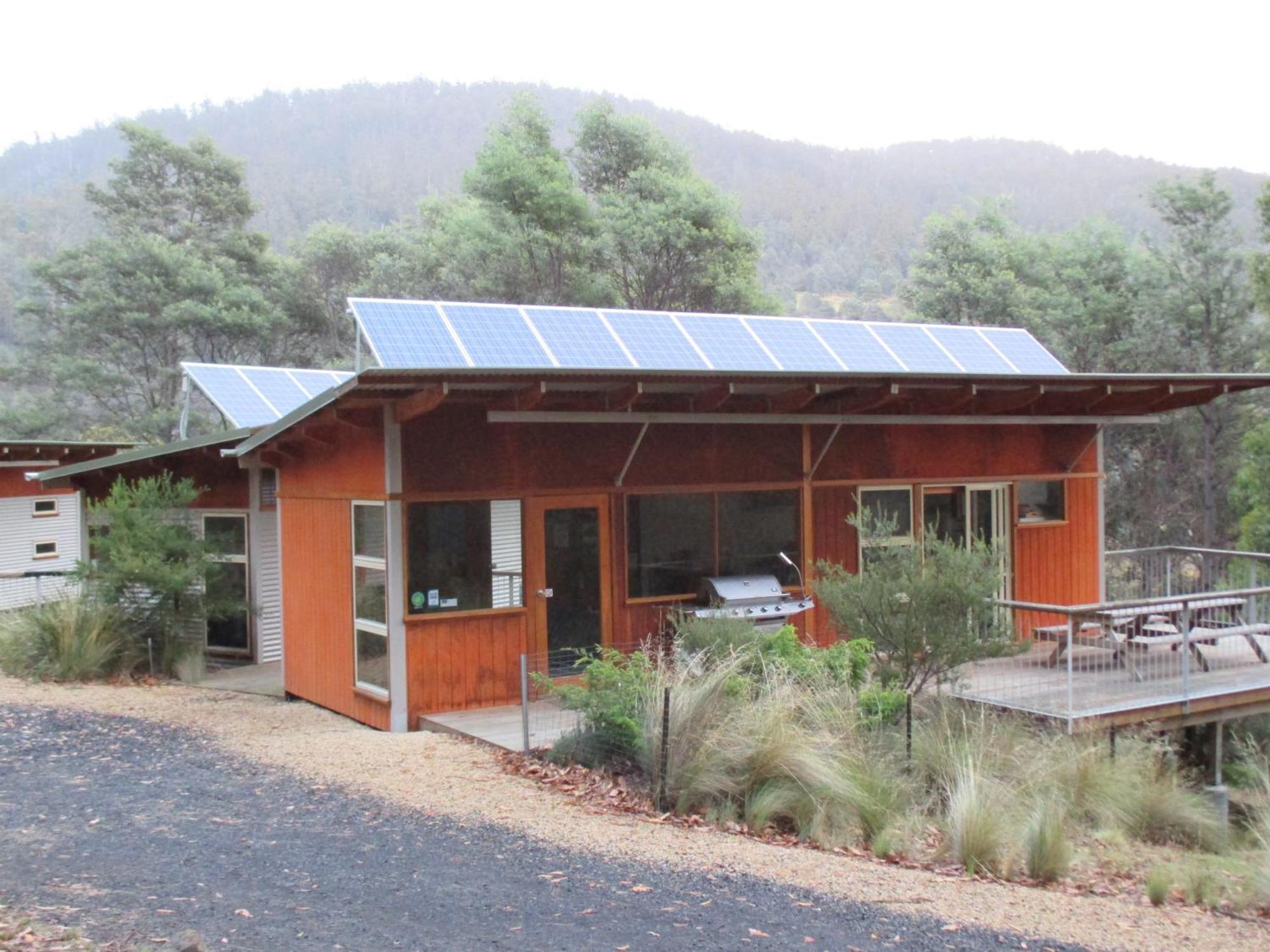 Base Camp Tasmania Hotel New Norfolk Exterior foto